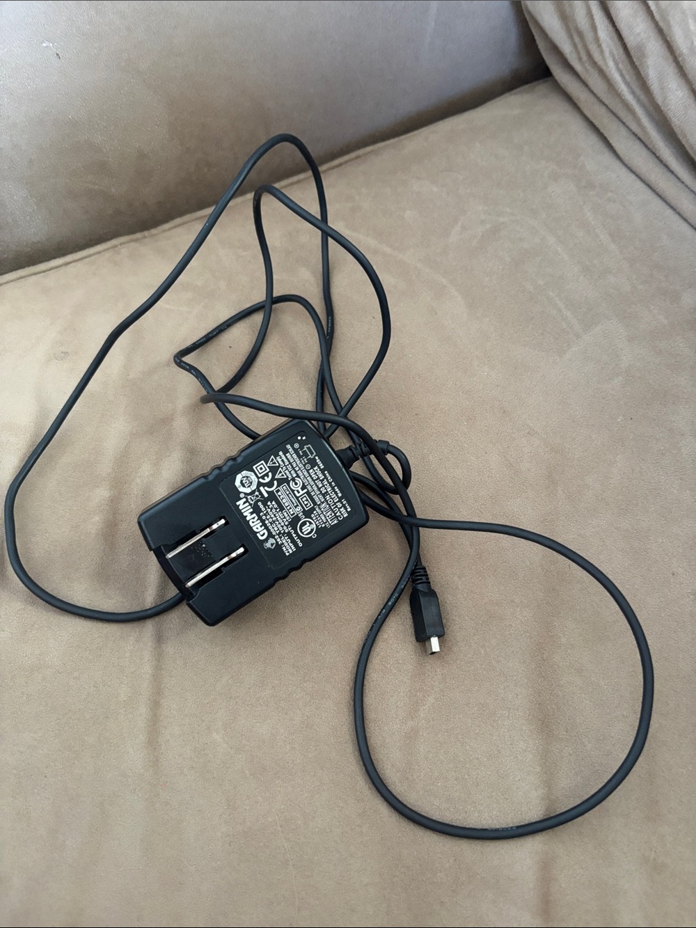 Garmin Black Wall Charger with Tethered Cable